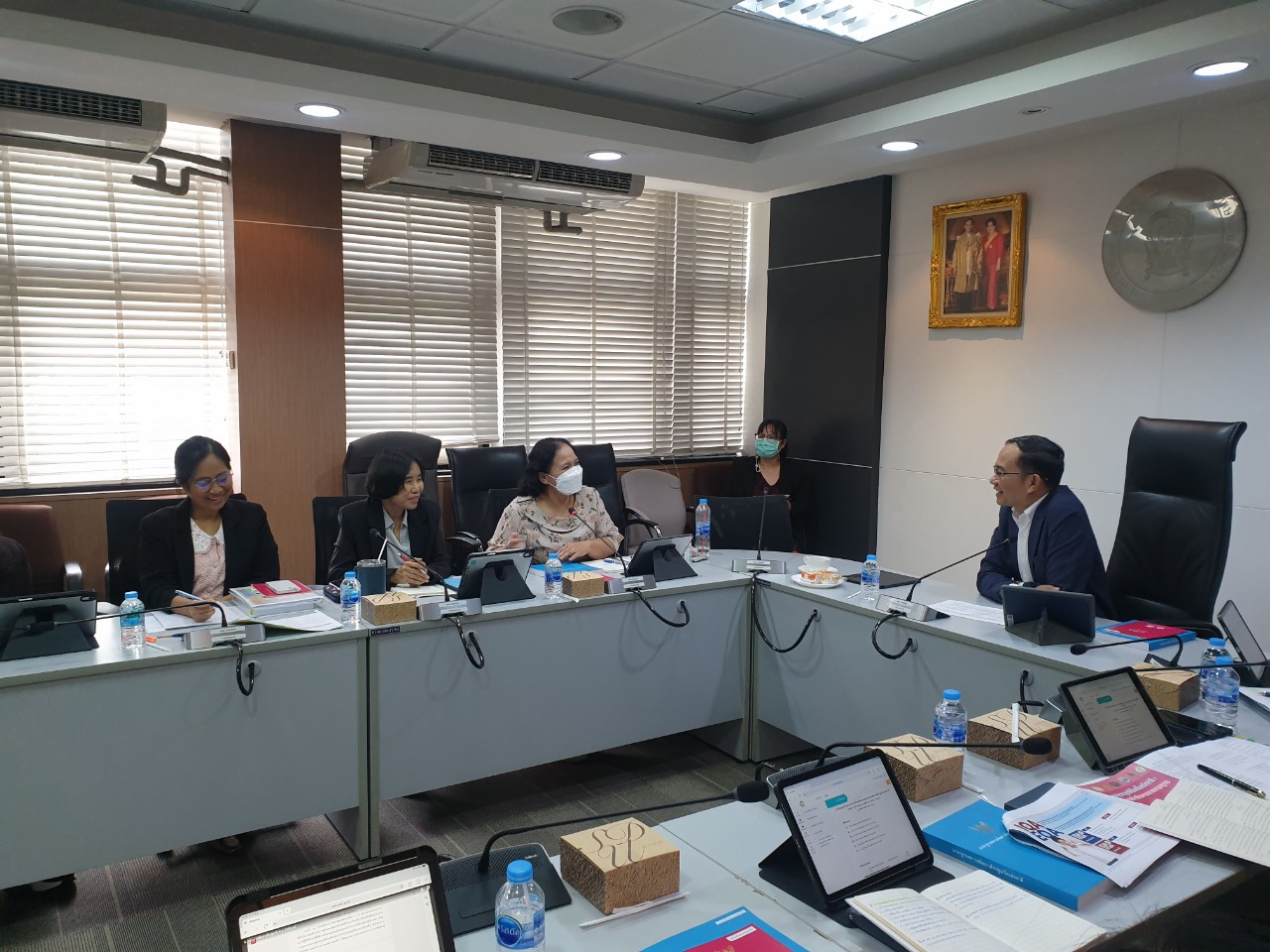LINE_ALBUM_ประชุมหารือมาตรฐานฯ-270568_250528_8